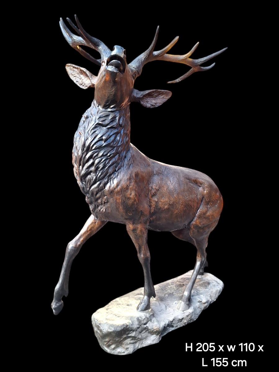 A bronze decorative antler.