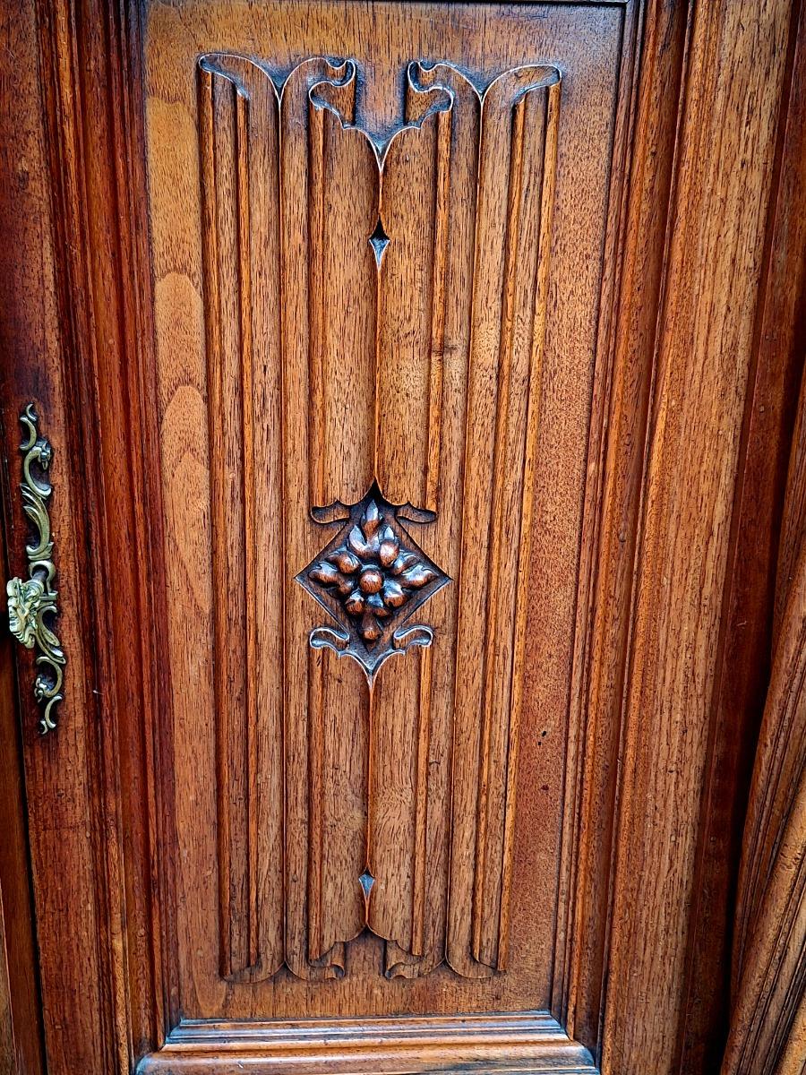 A High quality Renaissance style walnut cabinet.