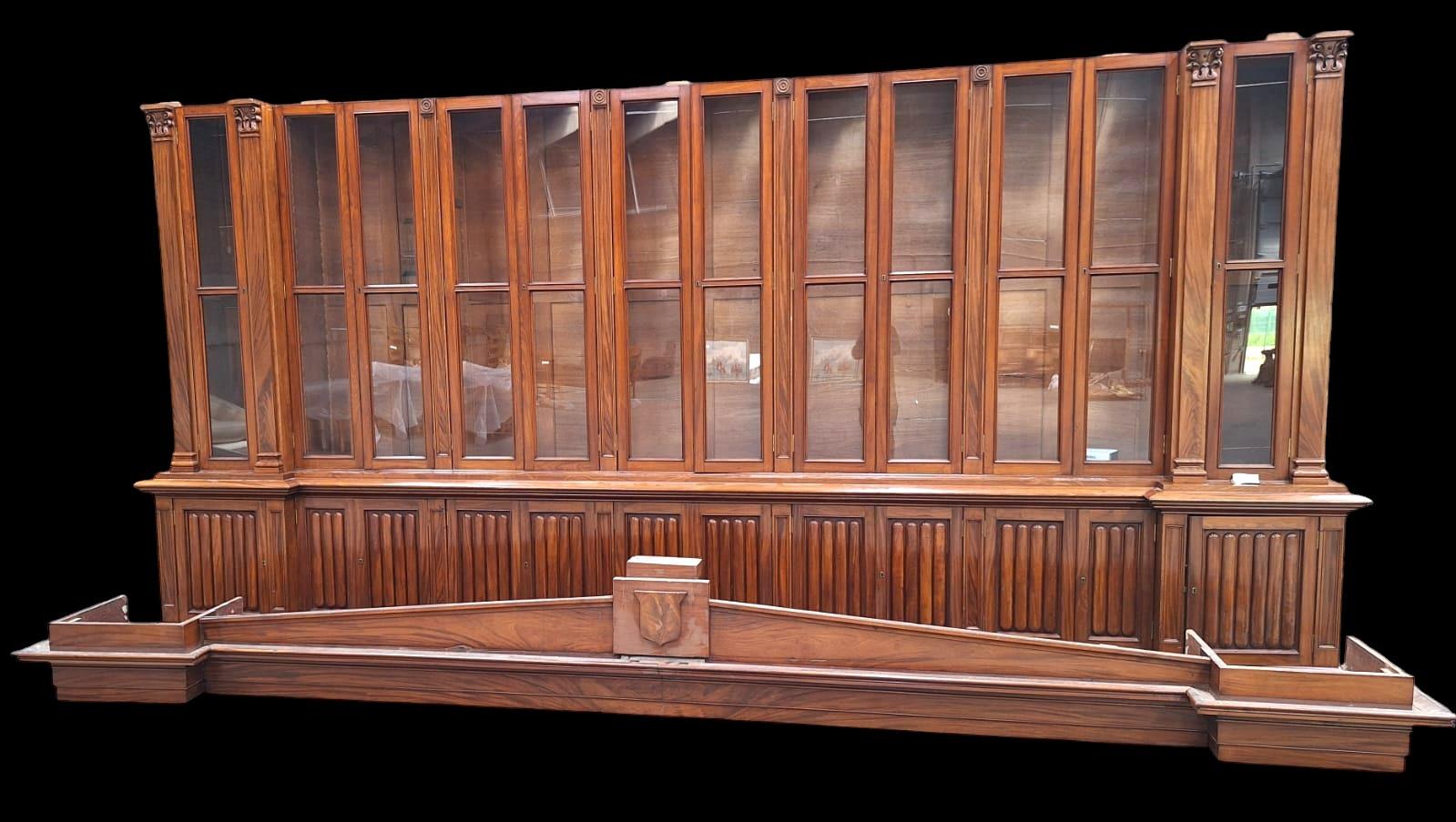 A very impressive and monumental 19 century Irish bookcase in Mahogany.