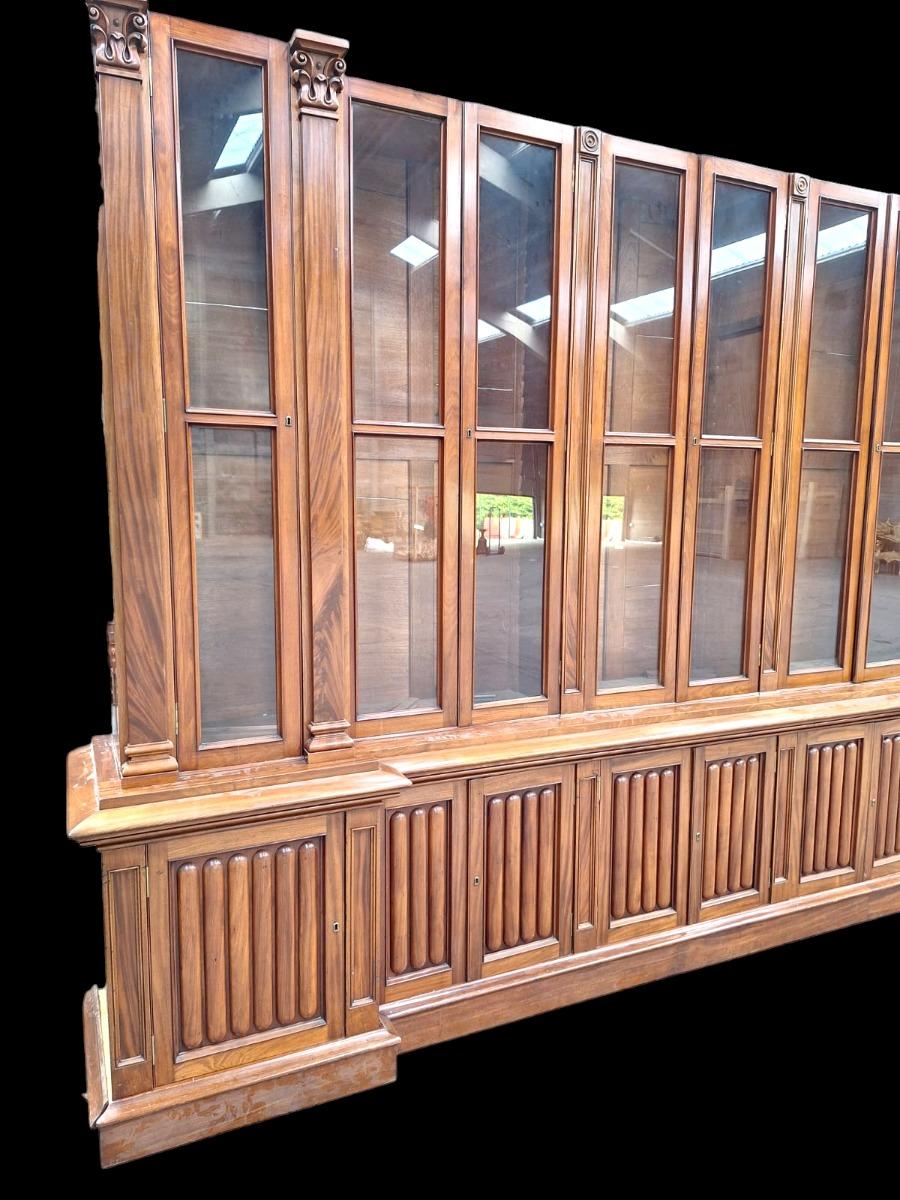 A very impressive and monumental 19 century Irish bookcase in Mahogany.