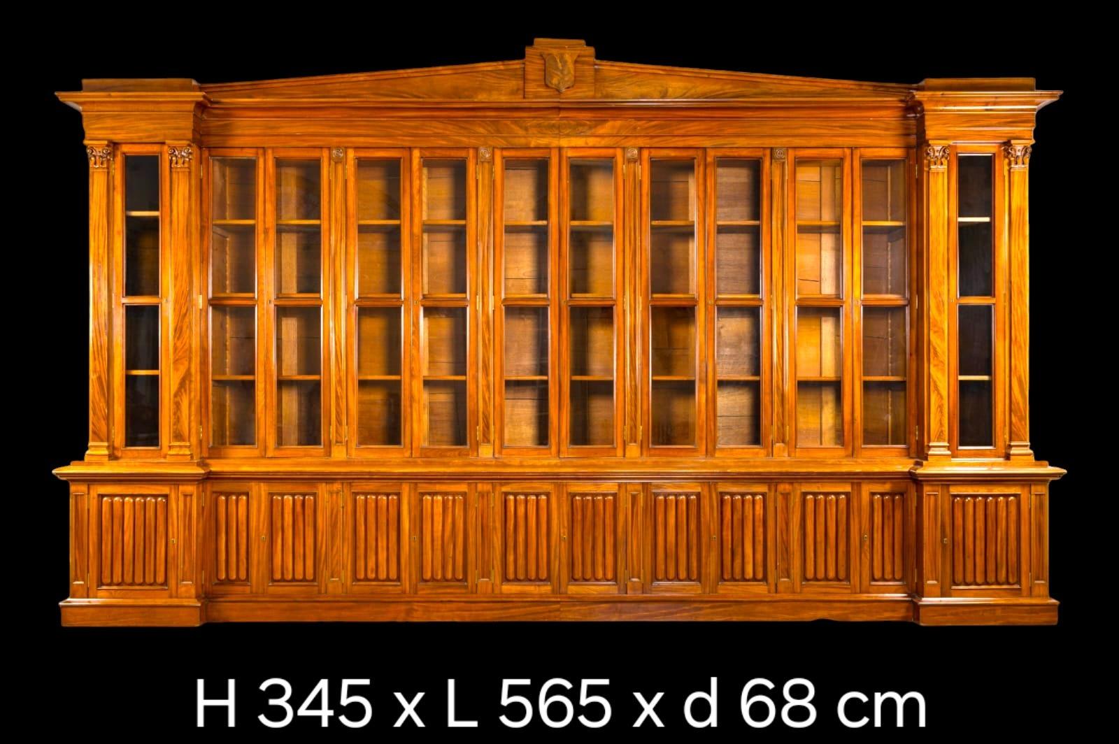 A very impressive and monumental 19 century Irish bookcase in Mahogany.