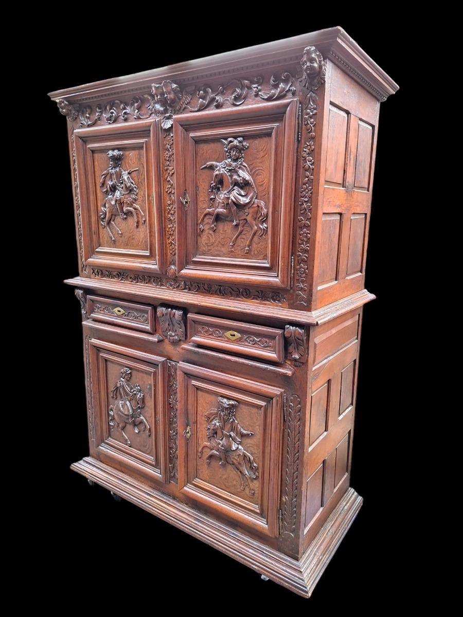 A very nice carved 4-doors walnut cabinet