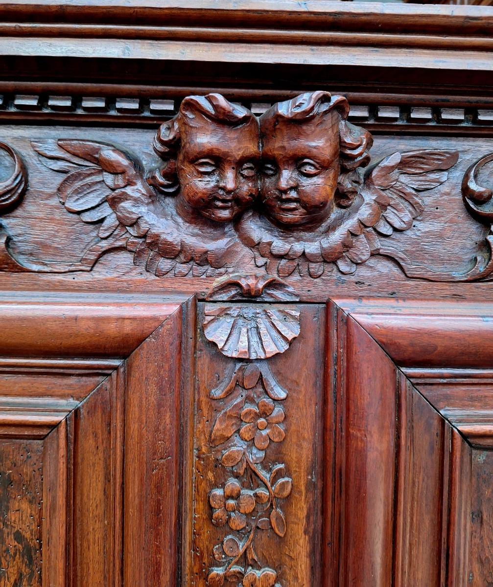 A very nice carved 4-doors walnut cabinet