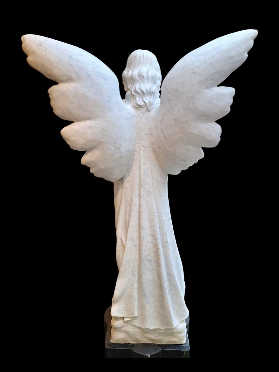 A white marble angel.