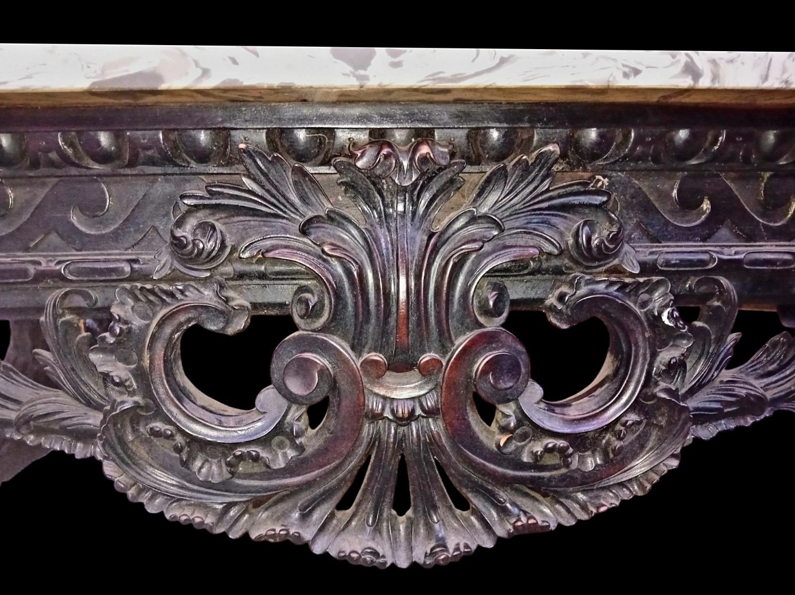 Exceptional and richly carved Console table 