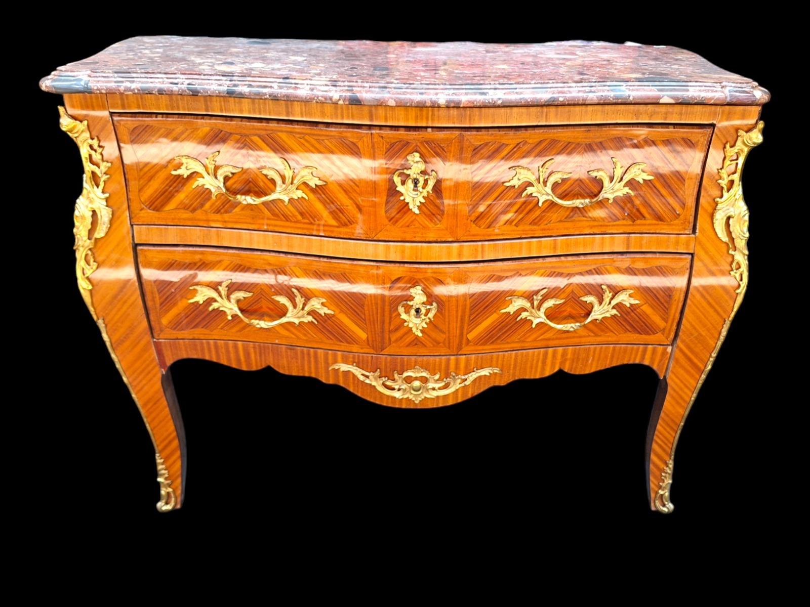 LOUIS XV style commode